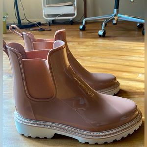 Dolce Vita Womens sz 9 Lug Sole Rain Boots